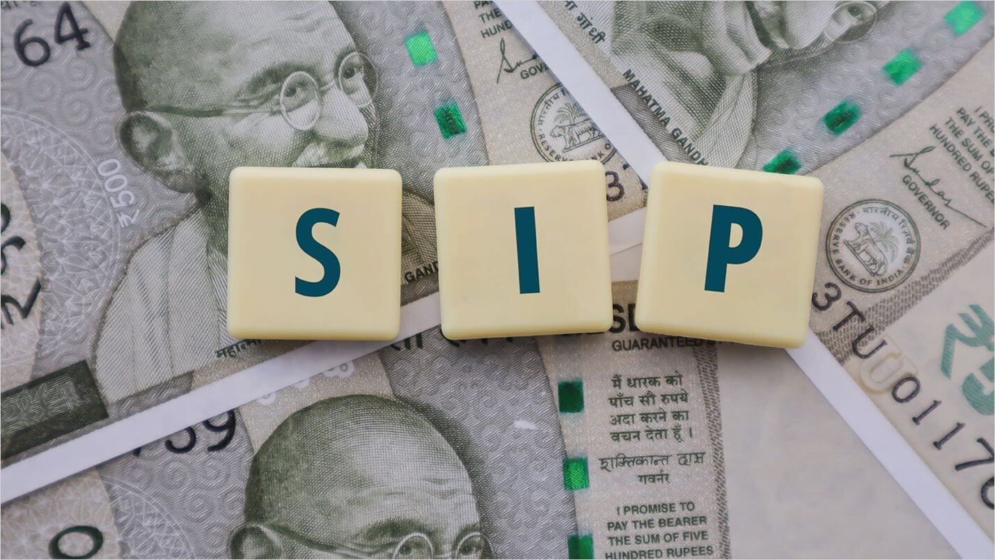 SIP vs FD 2025